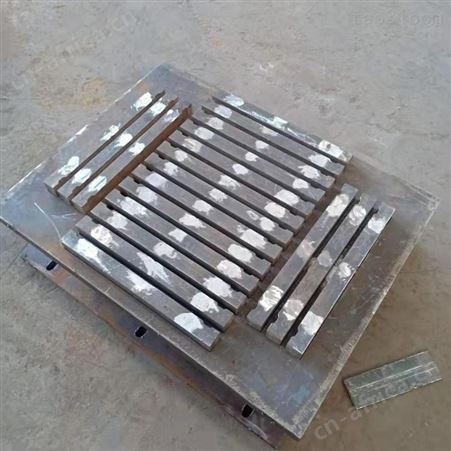 加工定制马镫垫块机免烧空心水泥砖机模具 水泥支撑垫块模具 钢筋保护层垫块