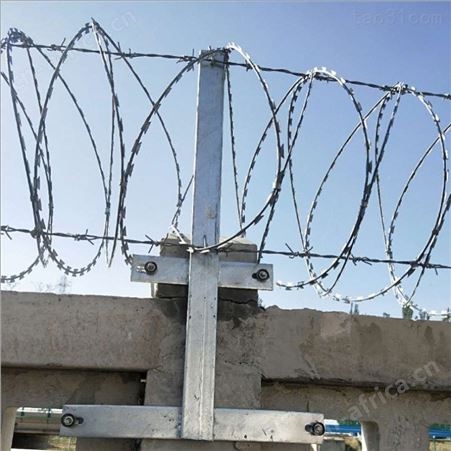 武威刺丝滚笼厂家 土字柱价格 加密柱 铁路护栏现货销售
