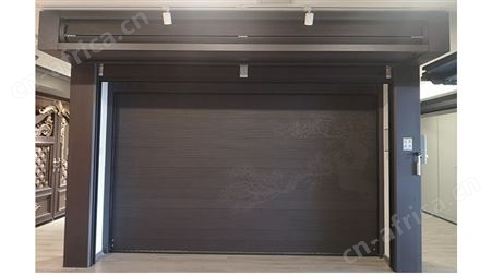 142型精雕卷帘车库门