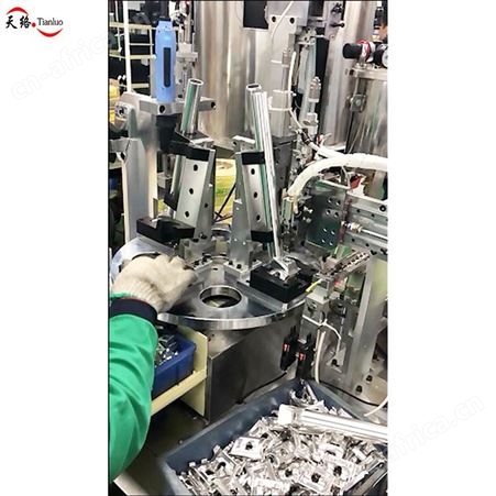 天络组装机械设备全自动上弹片打黄油座管组装螺丝机