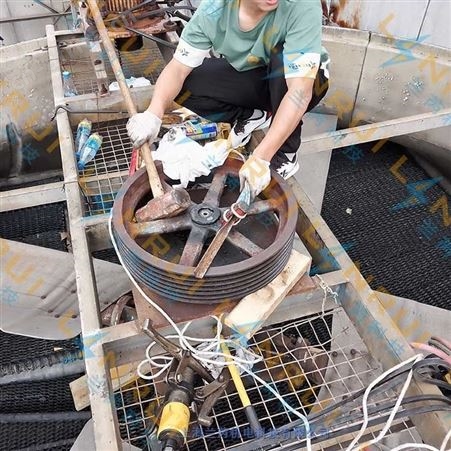 上海南汇区闭式冷却塔空研布水器更换