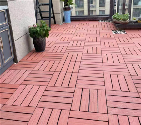 户外景区栈道露天公园300*300实心四拼木纹diyPE木塑地板