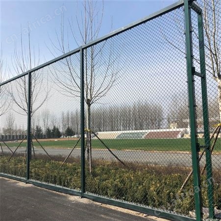 华丽体育篮球场围网勾花编织款球运动场围栏 球场围网立柱批发厂家