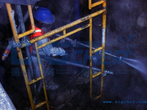 聚乙烯料仓清洗